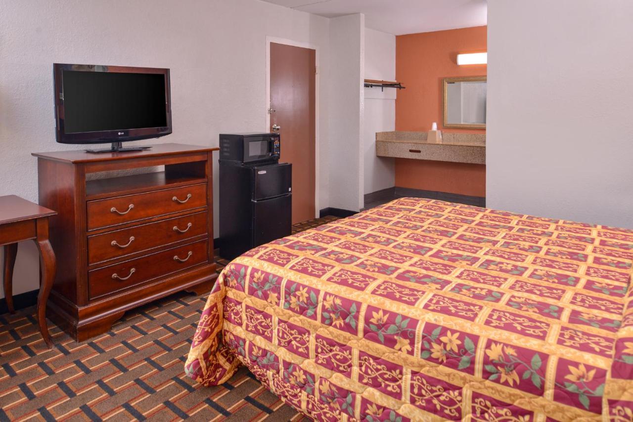Americas Value Richmond South Motel 2*